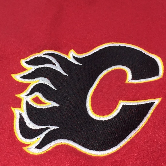 NHL Calgary Flames Dog Pet Red Fleece Hoodie Coat Size X-Large New with Tags - Picture 2 of 12